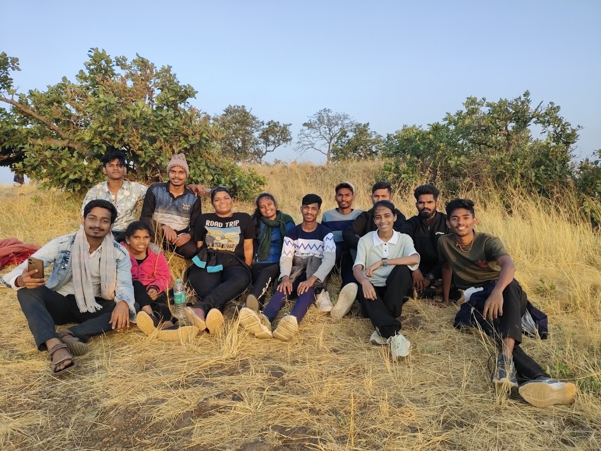 Prashna Foundation youth volunteers during an outdoor leadership activity